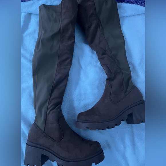 Knee high boots - Picture 2 of 2